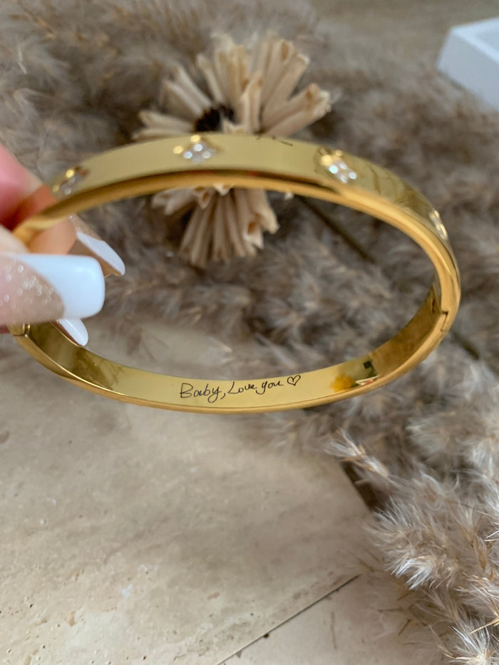 Crystal Heart Bangle - camillaboutiqueshop