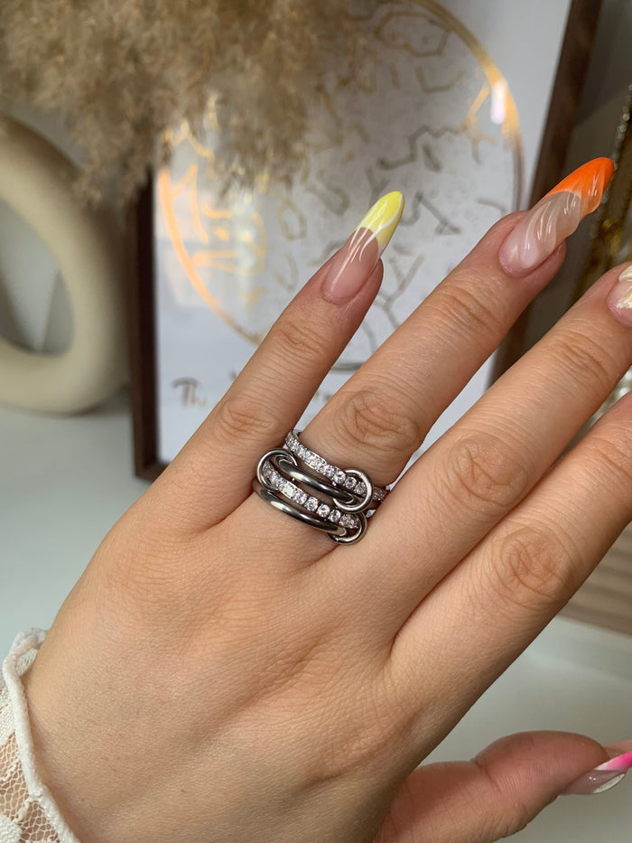 Hailey Interlocking Ring Stack - camillaboutiqueshop