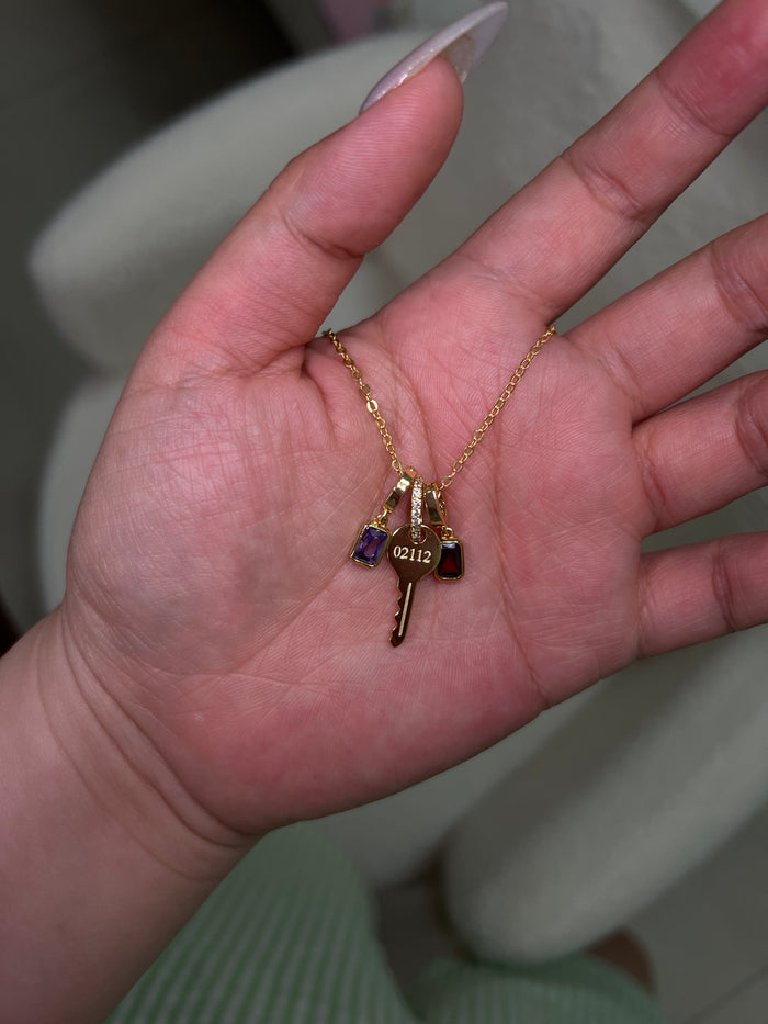 Round Key Necklace (Only Pendant)