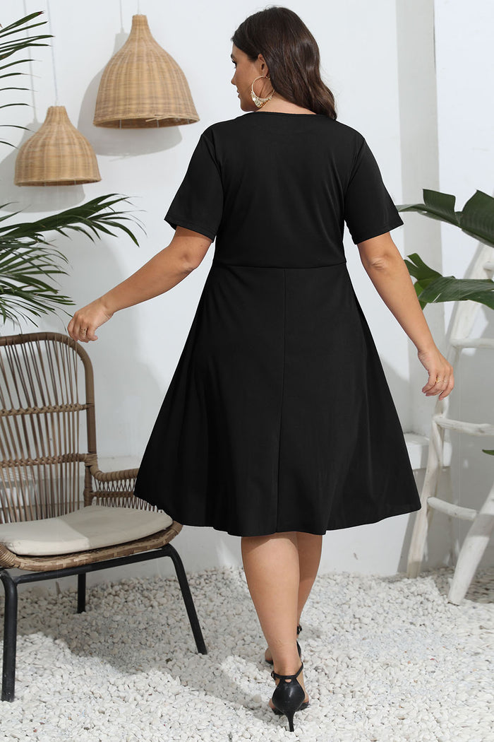 Plus Size Round Neck Openwork Dress - Dresse