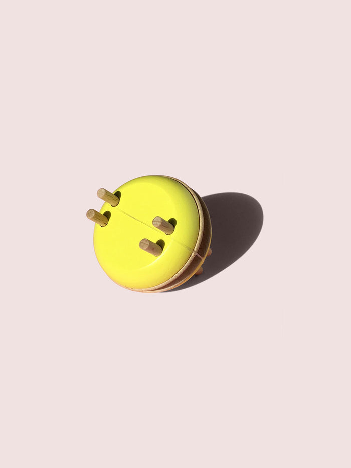 Pom Maker Small Macaron