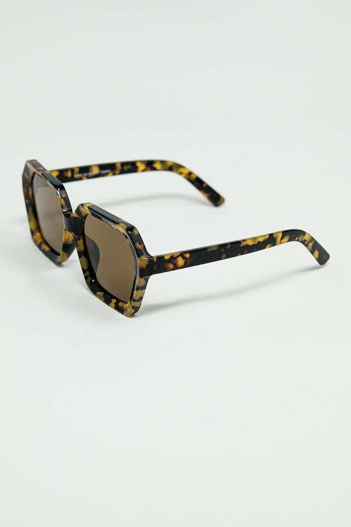 Rectangular sunglasses in brown abstract print translucent color