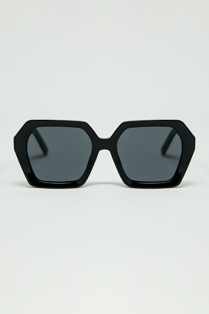 Sunglasses with geometric frames in black