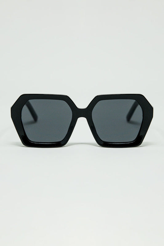 Sunglasses with geometric frames in black