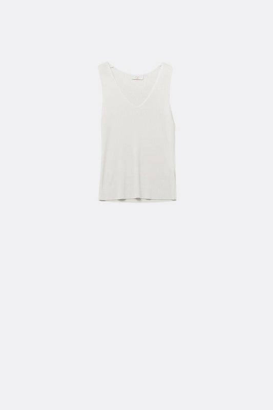 White sleeveless fine knitted top With V-Neck